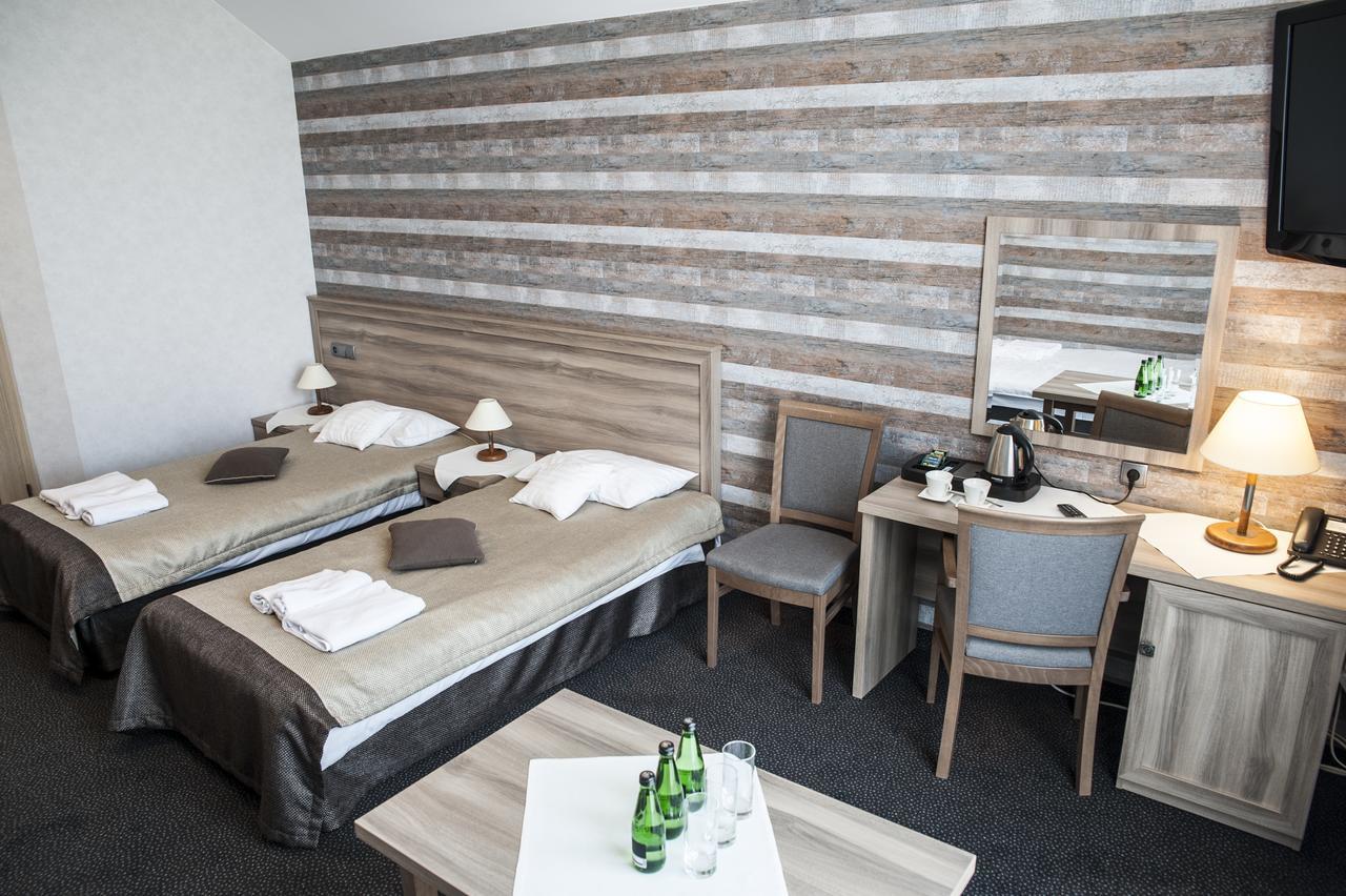 Hotel Pod Szyszkami Kozmin Экстерьер фото