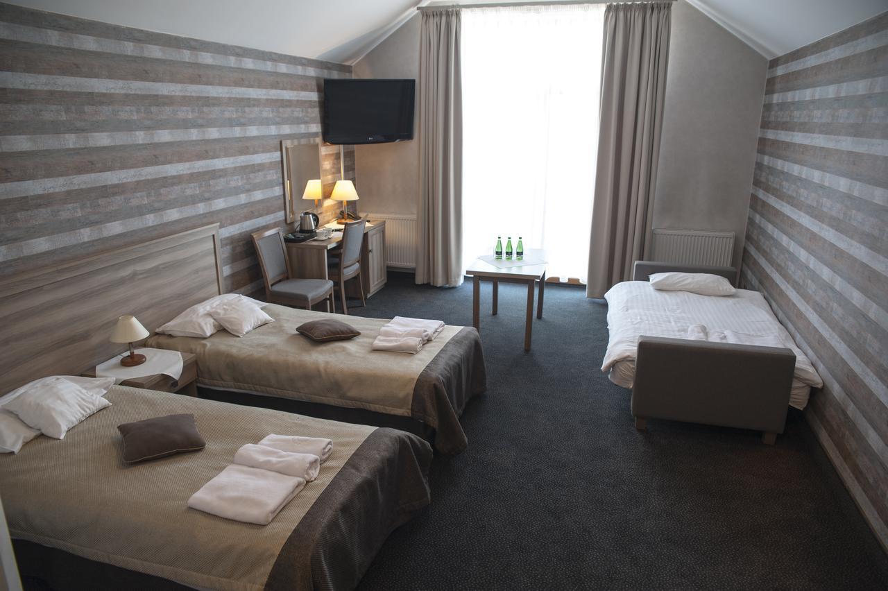 Hotel Pod Szyszkami Kozmin Экстерьер фото